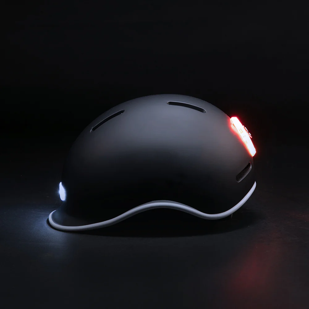 Casque élégant avec lumière - Image 6
